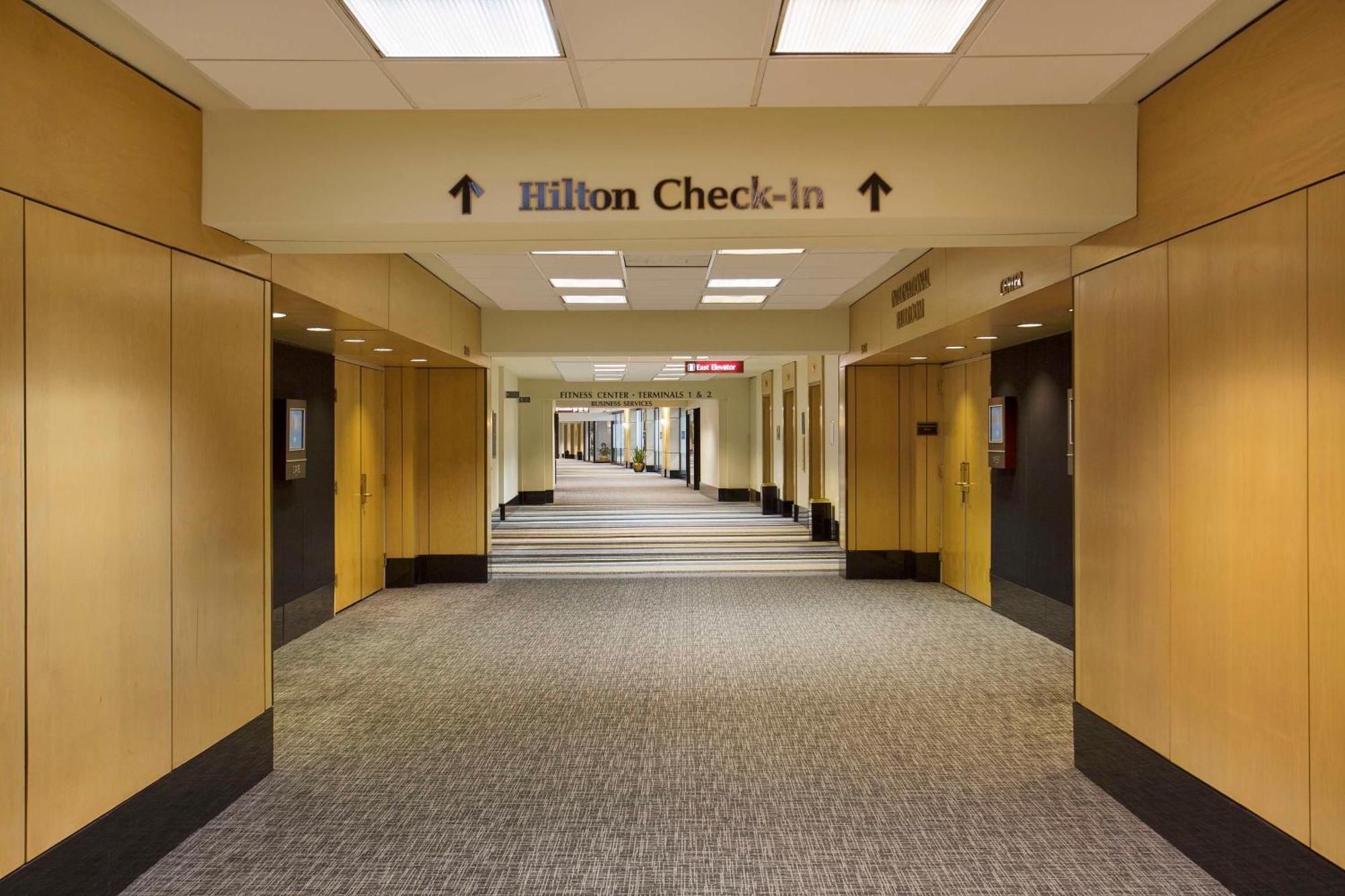 Hilton Chicago O'Hare Airport Hotel Роузмънт Екстериор снимка